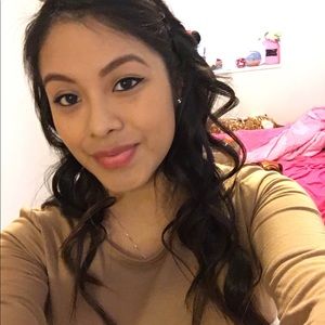 Meet your Posher, Laura